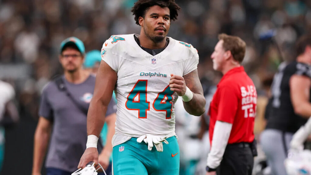 Dolphins’ Chop Robinson to start wearing Guardian Cap after latest concussion Dolphins’ Chop Robinson to start wearing Guardian Cap after latest concussion