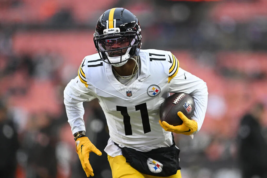Former Steelers WR signs with Chargers Former Steelers WR signs with Chargers