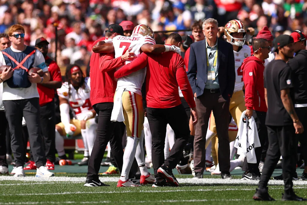 49ers rookie De’Zhaun Stribling ruled out after being carted off