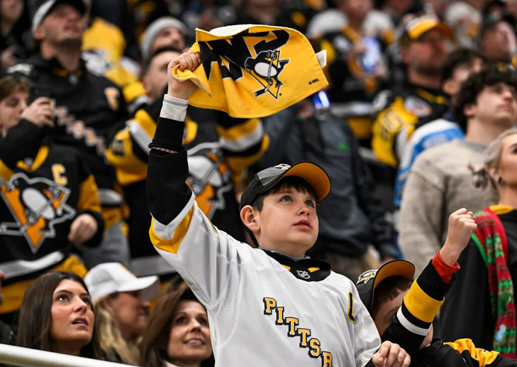 Penguins continue tradition of delivering tickets to season ticket holders Penguins continue tradition of delivering tickets to season ticket holders