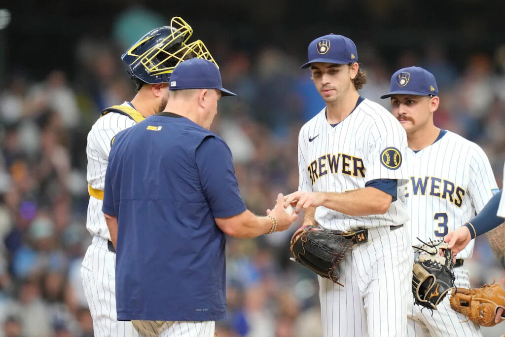 Brewers unable to extend winning streak in 4-3 loss Brewers unable to extend winning streak in 4-3 loss