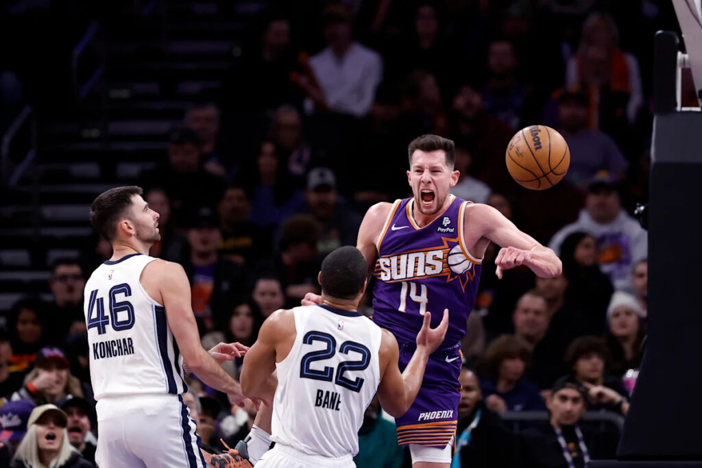 Knicks sign John Konchar and Drew Eubanks to training camp deals