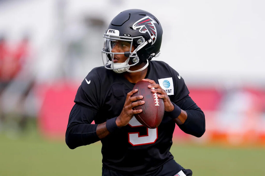 Michael Penix Jr. will start at QB on Thursday Night Football against the Packers