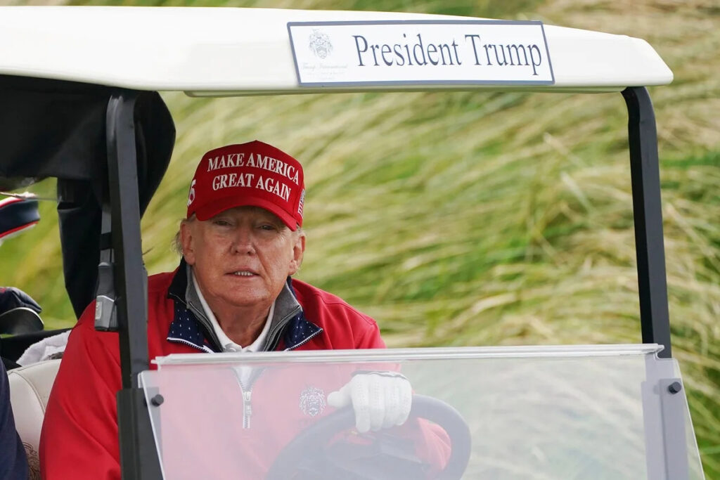 Trump loves golf and wants you to know he is friends with the pros Trump loves golf and wants you to know he is friends with the pros