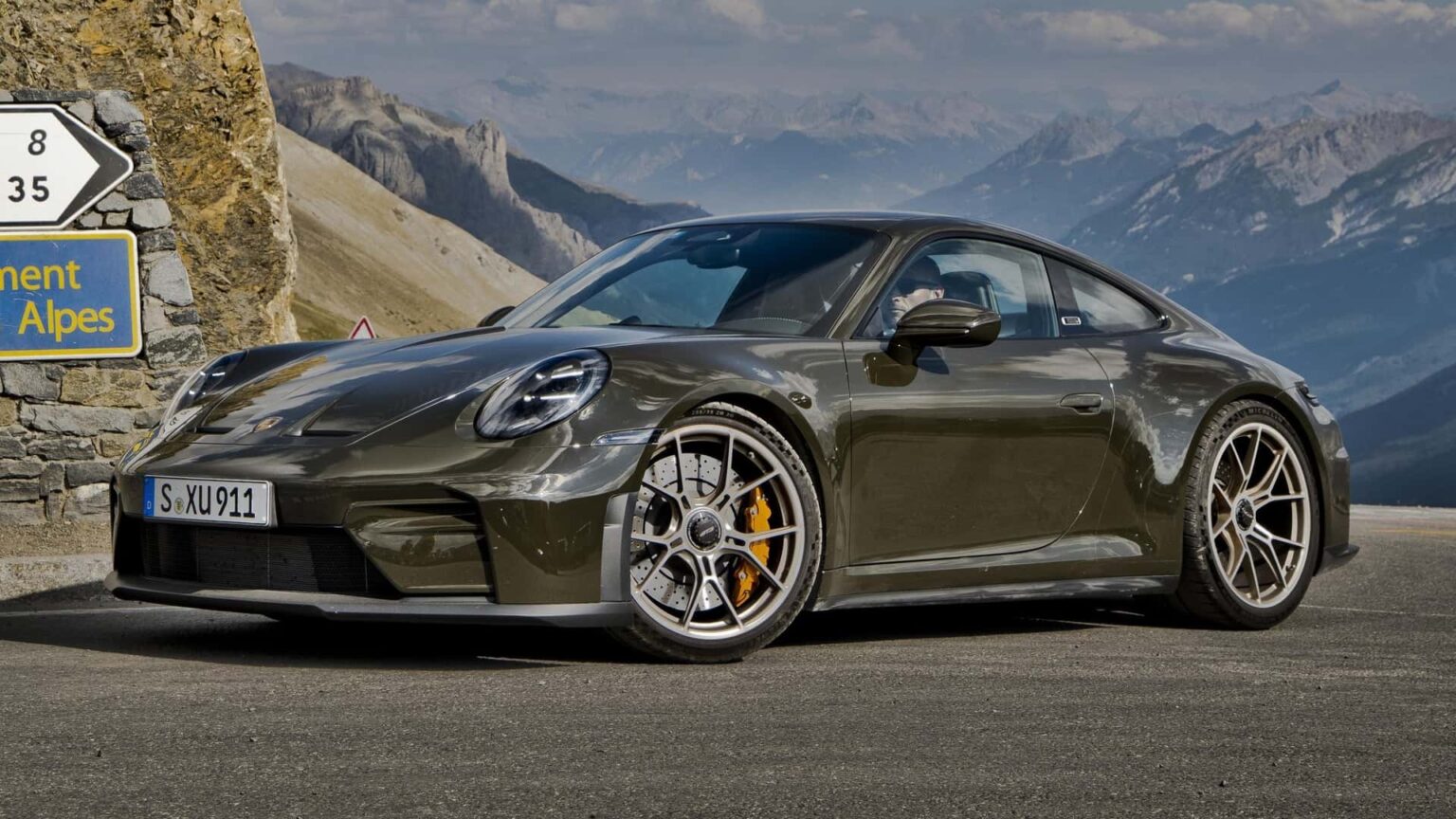 Porsche 911 GT3 Bergsport Alpine Special Edition Explained Porsche 911 GT3 Bergsport Alpine Special Edition Explained