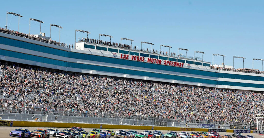 NASCAR Las Vegas Betting Odds: Favorites, Sleepers and Longshots for Sunday’s Race