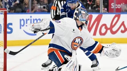 Islanders score late, but open season with 2-1 loss to Maple Leafs Islanders score late, but open season with 2-1 loss to Maple Leafs